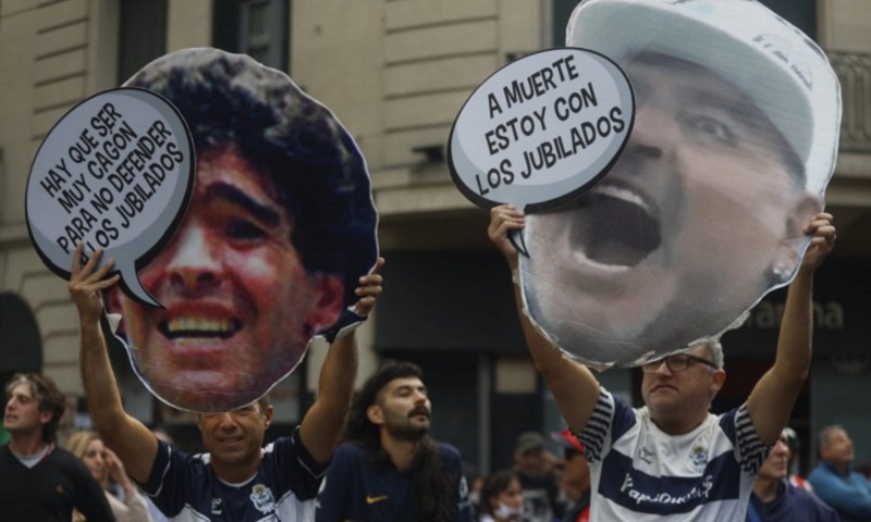 Jubilados marcha fotos maradonadiego 13marzo2025