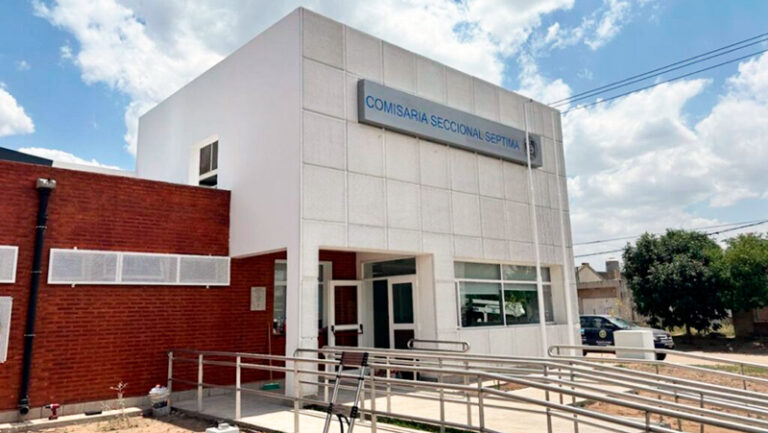 Comisariaseptima santarosa lateral 16abril2025