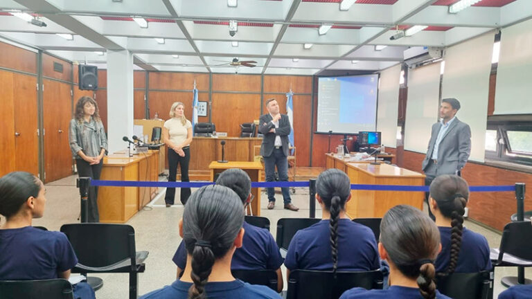 Educacion+justicia isp charla generalpico 20abril2025