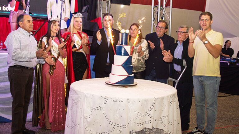 Estudiantil 102aniversario cortedetorta 27abril2025