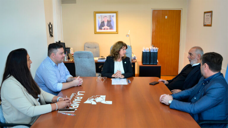 Feuerschvengermarcela mendozaruben convenio jubilacion docentes 26abril2025