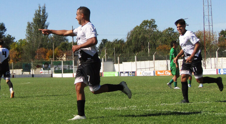 Ligapampeana racingclub ferrogeneralpico zacariasleandro festejo 27abril2025