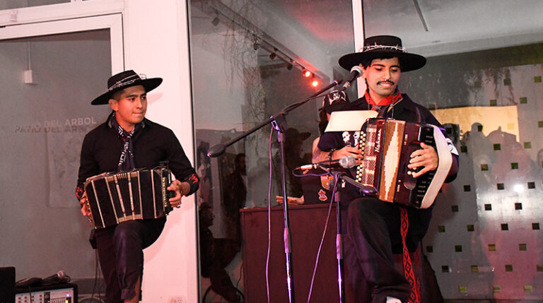 Museoprovincialdeartes muestra entreagoniuaychamame musicos 30abril2025