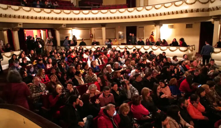 Teatroespaniol publico santarosa 15abril2025