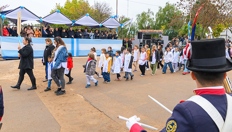 Revoluciondemayo ziliottosergio acto desfile ninios winifreda 25mayo2025