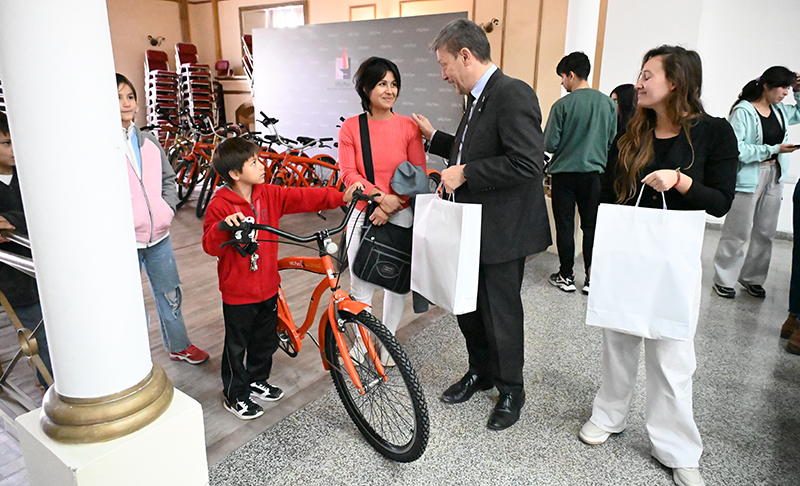 Unlpam alpaoscar becas tablets bicicletas 13mayo2025