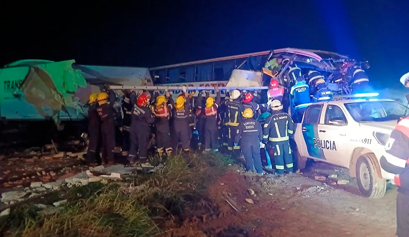 Choque colectivo camion sanmigueldelmonte policia bomberos 13mayo2025