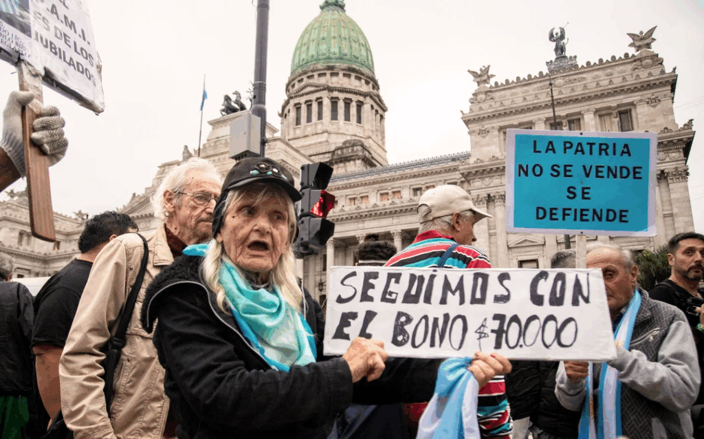 Jubilados protesta congreso 23mayo2025