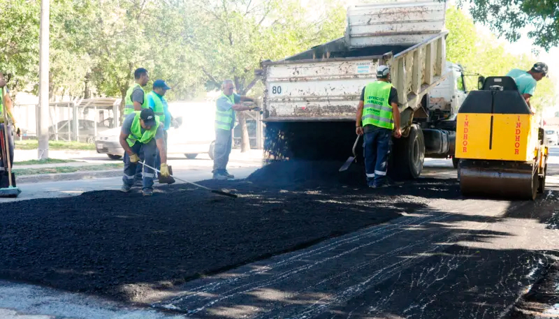 Pavimentacion trabajadores camion santarosa 14mayo2025