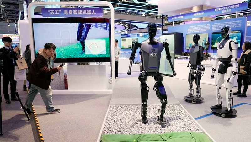 Robots humanoides china comercios 27mayo2025