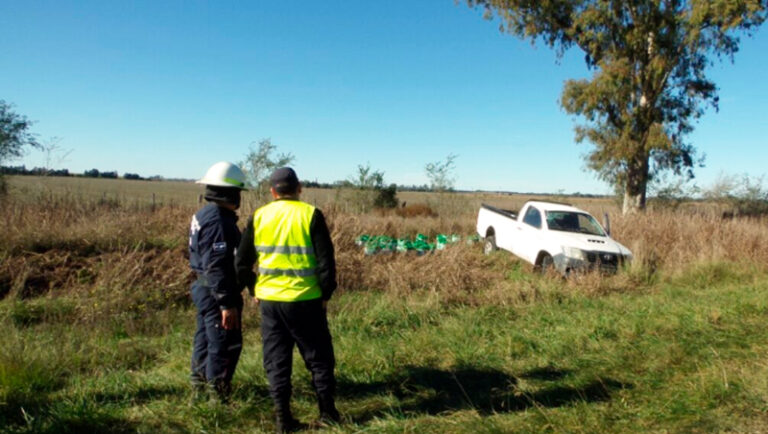 Vuelco camioneta ypfagro agroquimicos policia 29mayo2025