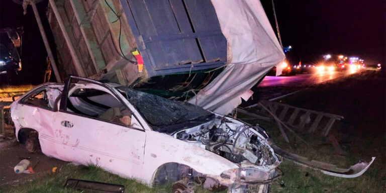Vuelco camioneta carro atalivaroca 17mayo2025