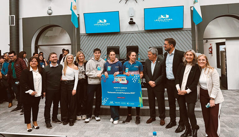Parlamentojuvenil ganadores caleufu premio funcionarios 5junio2025