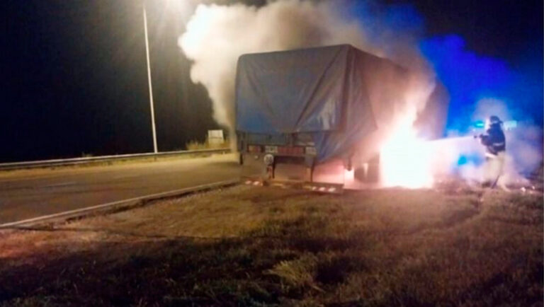 Camion incendio bomberos crucecoloniabaron 14junio2025
