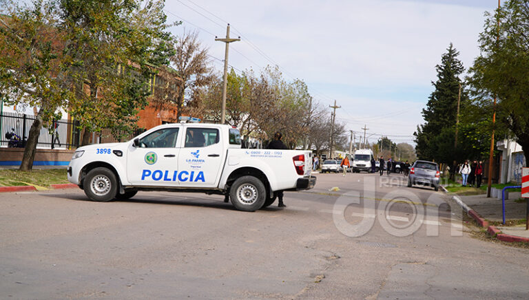Colegios agresiones violenciaescolar patrullero policia castex 4junio2025