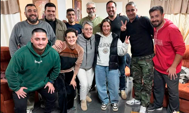 Dinapoli reunion militantes 25demayo 14julio2025