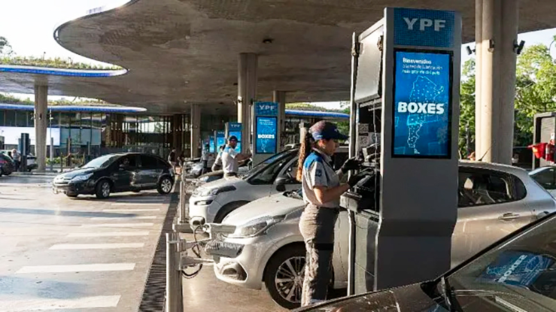 Ypf estaciondeservicio playera autos 19julio2025