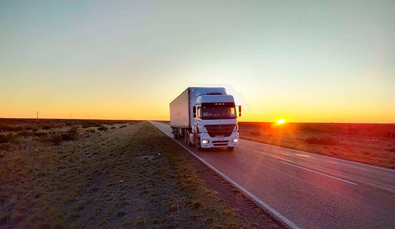 Camion ruta amanecer 10julio2025