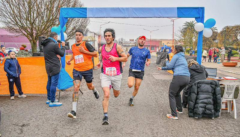 Corrida diadelaindependencia atletas llegada 9julio2025