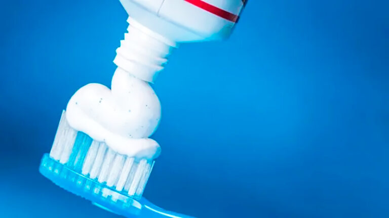 Dentrifico cepillo dientes 22julio2025