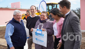 Cervellinipablo intronatialfredo riboyraerica entrega casas adultosmayores conhello 21agosto2025