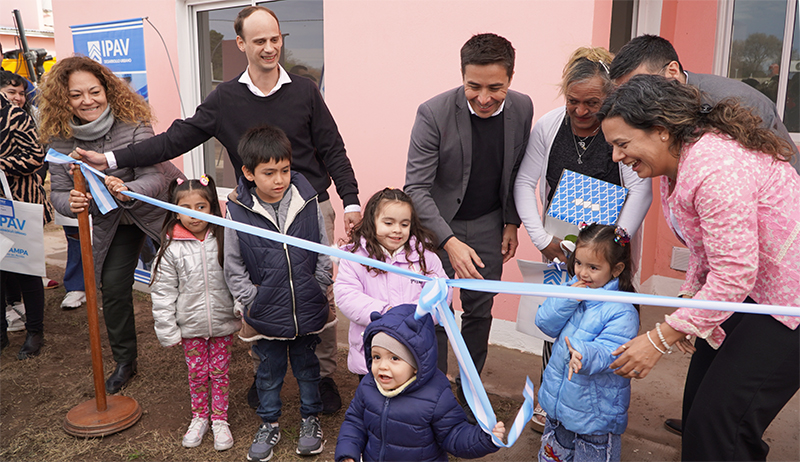 Cervellinipablo intronatialfredo riboyraerica entrega casas cortedecintas conhello 21agosto2025