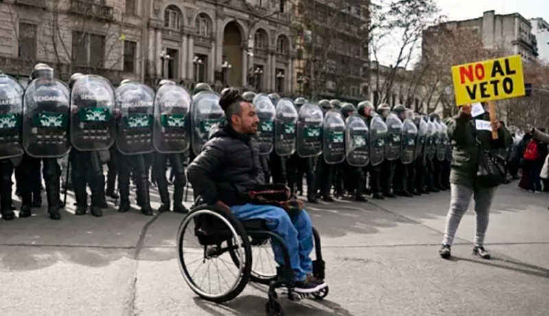 Discapacidad vetopresidencial protesta policia 18agosto2025