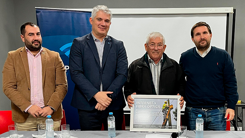 Hilariolagos fibraoptica funcionarios 20agosto2025