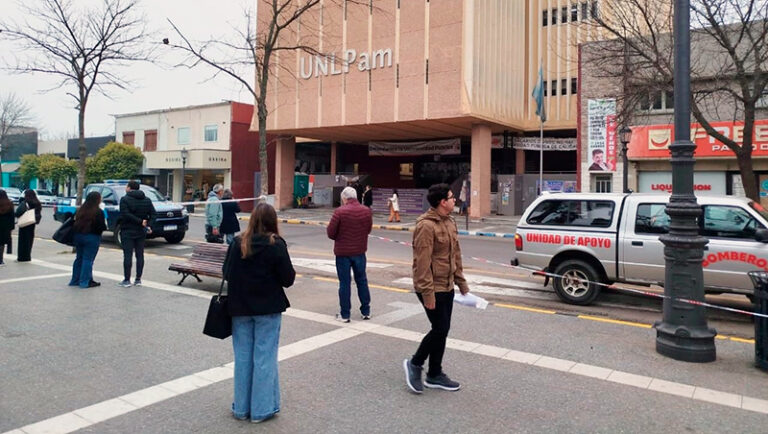 Unlpam patrullero estudiantes policiafederal 18agosto2025