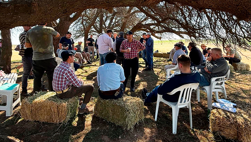 Cabania elyerua jornadaacampo asado 28agosto2025