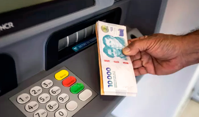 Cajero automatico billetes 25agosto2025