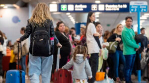 Turismo turistas aeropuerto 26agosto2025