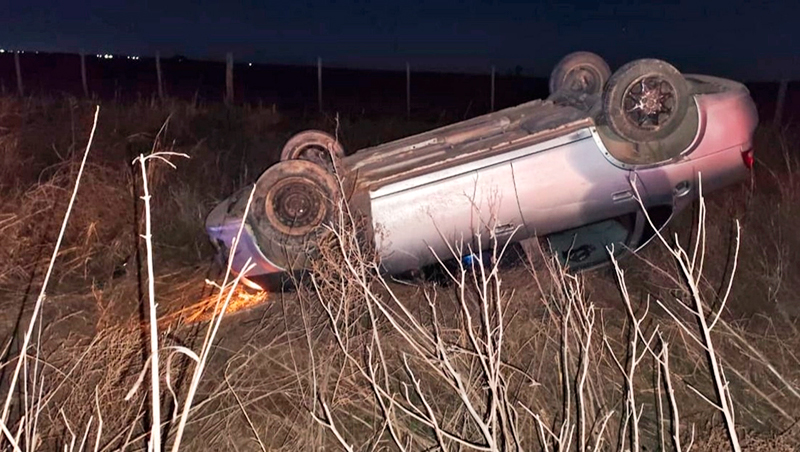 Vuelco chevroletcorsa trenelense rutaprovincial4 alcoholizado 9agosto2025