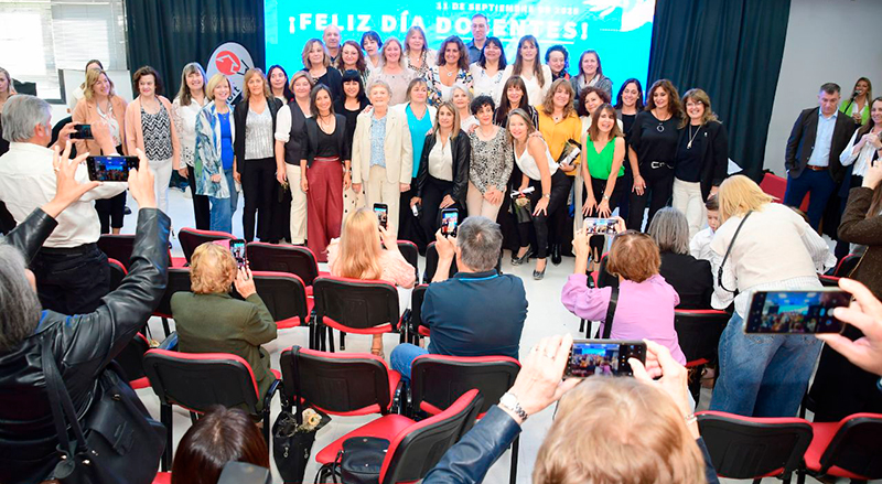 Educacion docentes reconocimientos 15setiembre2025