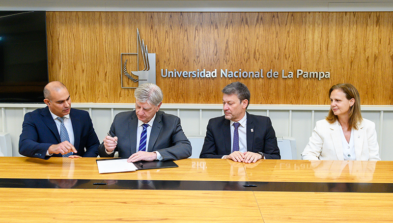 Ziliottosergio alpaoscar firma escritura predio unlpam 15setiembre2025
