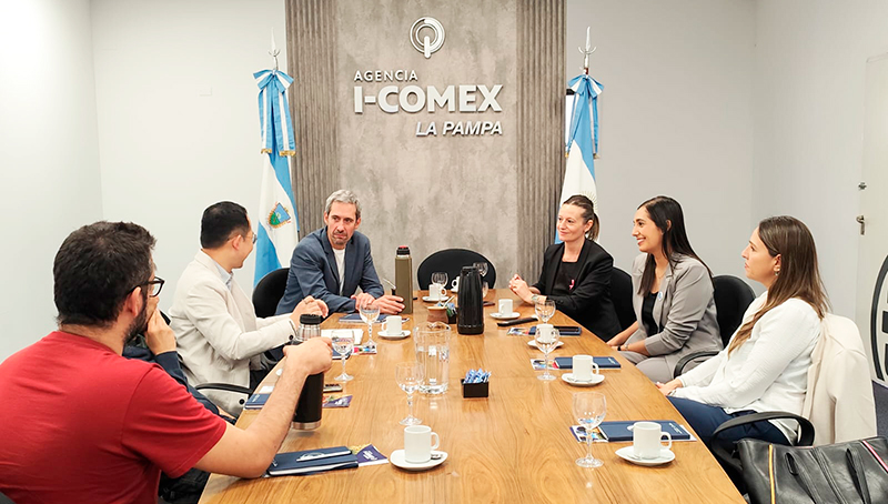 Agencia icomex periodistas china xinhua recorrida lapampa 26octubre2025