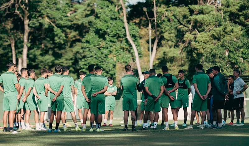 Banfield entrenamiento futbolistas 28octubre2025