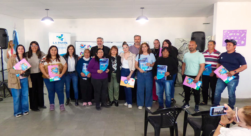 Economiasocial rucalhue entrega creditos santaisabel 3octubre2025