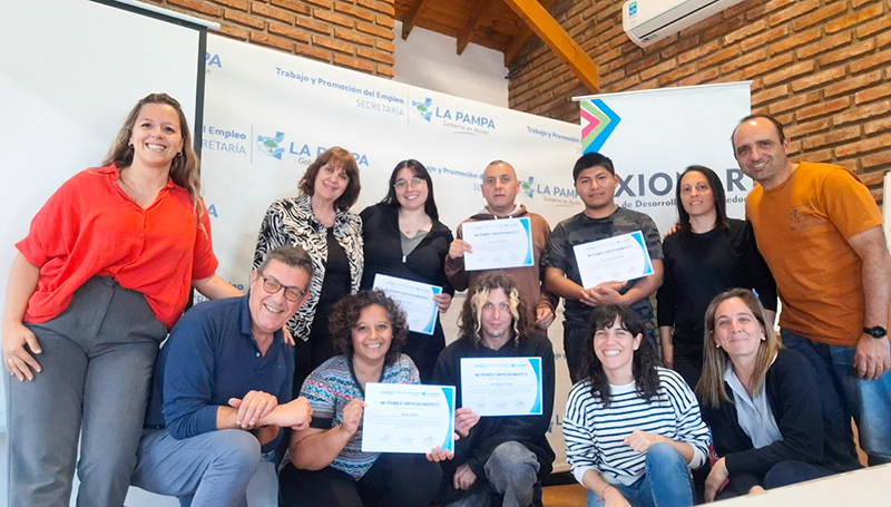 Emprendedores capacitacion egresados inaum 15octubre2025