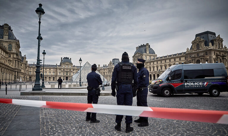 Louvre museo robo francia policia 19octubre2025