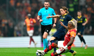 Turquia futbol arbitro 28octubre2025