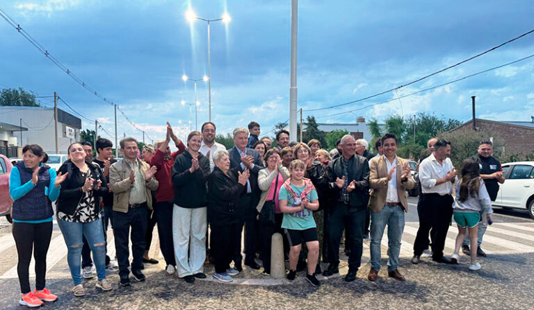 Ziliottosergio dinapoliluciano avenidafelice inauguracion vecinos 22octubre2025