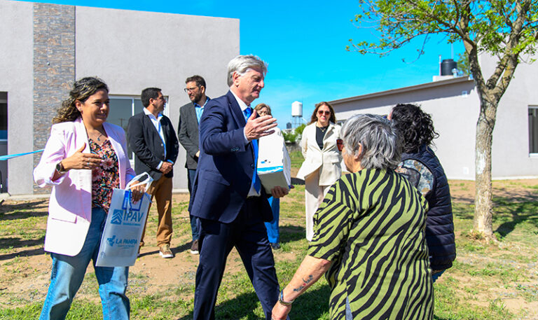 Ziliottosergio riboyraerica entrega casas ipav vanpraet 3octubre2025