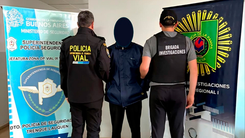 Detenido allanamiento auto policia armasdefuego santarosa 3octubre2025