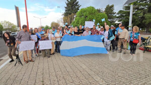 Jubilados marcha plaza eduardocastex 15setiembre2025 2