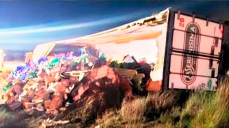 Vuelco camion lacteos rutanacional152 generalacha 8octubre2025