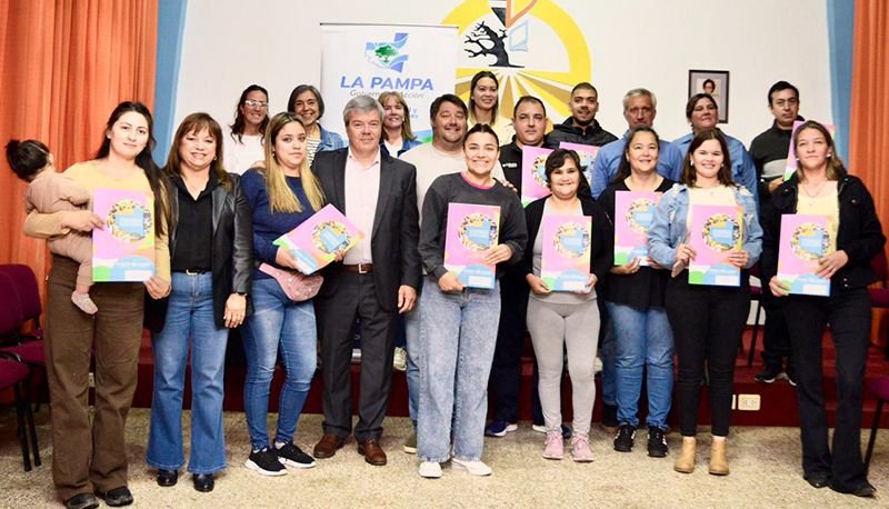 Alvarezdiego creditos emprendedores economiasocial quemuquemu 9noviembre2025