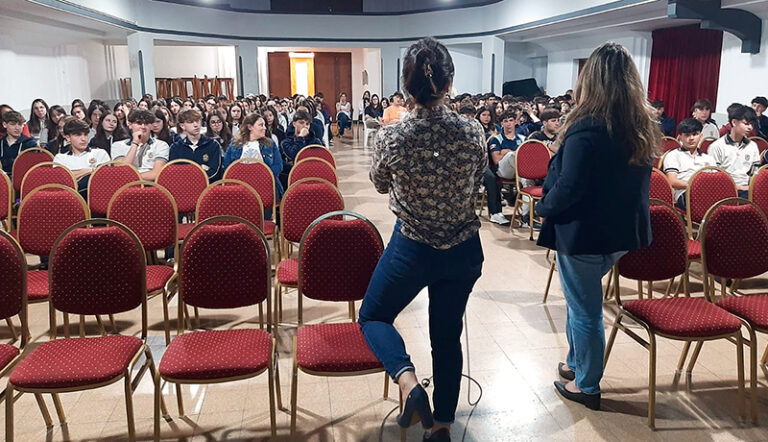 Educacion+justicia charla redessociales macachin 4noviembre2025 1