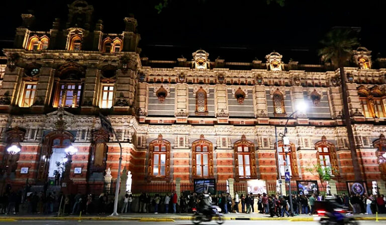 Lanochedelosmuseos publico 9noviembre2025 1