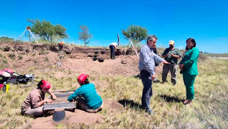 Uriburu excarvaciones restosarqueologicos laguna ojodeagua 6noviembre2025